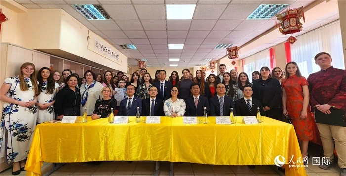 參加中文翻譯比賽全體人員合影。人民網(wǎng)記者 蔡子暢攝