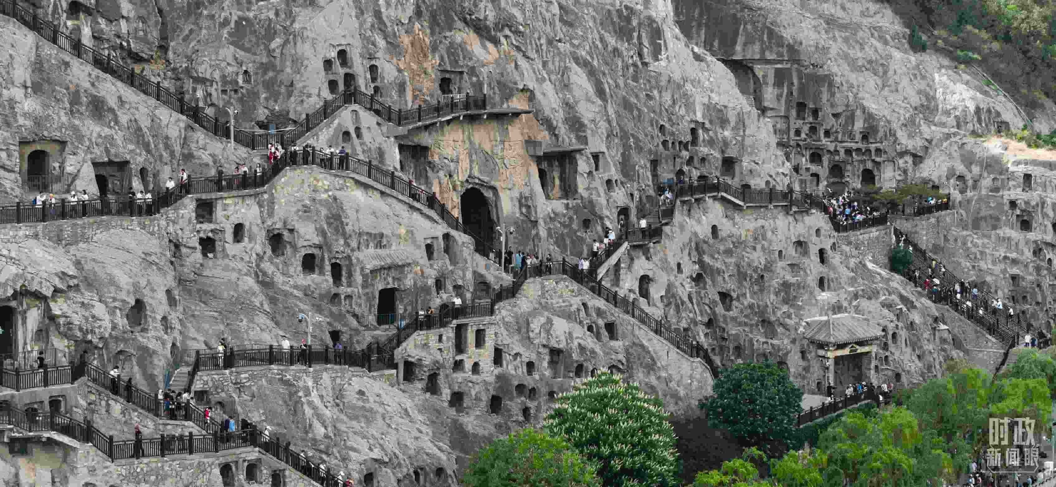 △龍門石窟。（總臺(tái)國(guó)廣記者李晉拍攝）