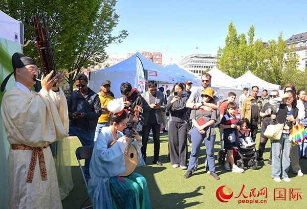 明月民樂工坊展示。人民網(wǎng)記者 殷淼攝