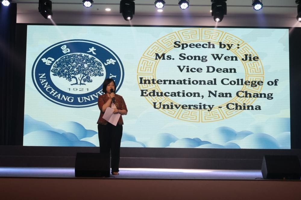 宋文杰致辭。哈山努丁大學(xué)孔子學(xué)院供圖